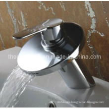 Single Lever Bathroom Waterfall Basin Faucet (Q3031)